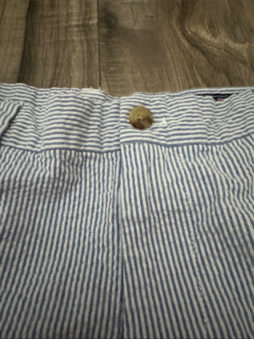 Vineyard Vines Seersucker Flat Front Shorts - Light Blue/White 16 school - Picture 4 of 8